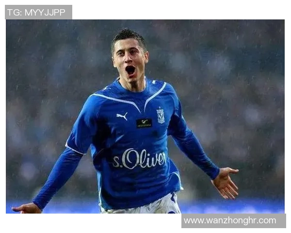 波兰足球传奇球星回顾:从卢布斯到莱万多夫斯基的辉煌历程 波兰足球传奇球星回顾:从卢布斯到莱万多夫斯基的辉煌历程