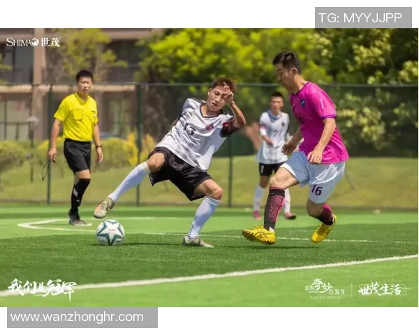 球形闪电足球球星引领未来赛场风潮突破极限展现超凡技艺 球形闪电足球球星引领未来赛场风潮突破极限展现超凡技艺